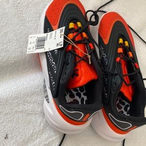 NWT Adidas Ozelia W black orange 7.5 Men